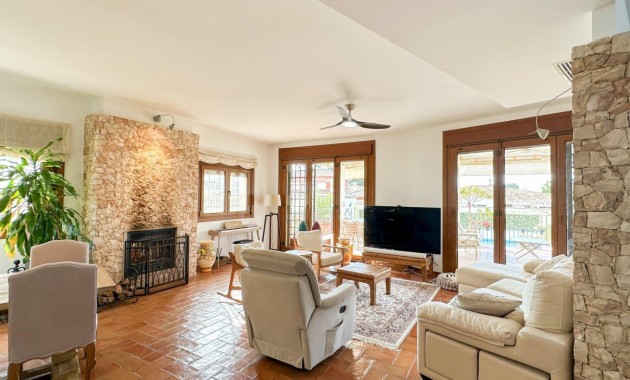 Venta - Villa -
Orihuela Costa - Campoamor