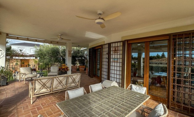 Venta - Villa -
Orihuela Costa - Campoamor