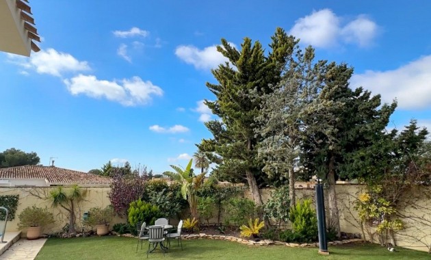 Venta - Villa -
Orihuela Costa - Campoamor