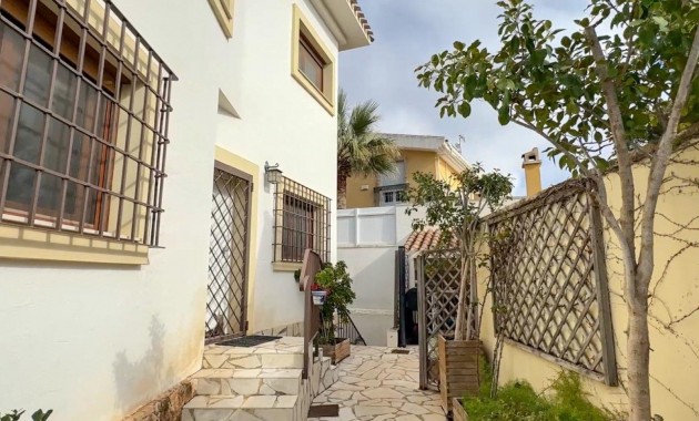 Venta - Villa -
Orihuela Costa - Campoamor