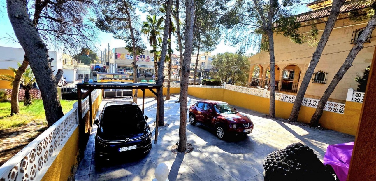 Venta - Villa -
Torrevieja - La siesta