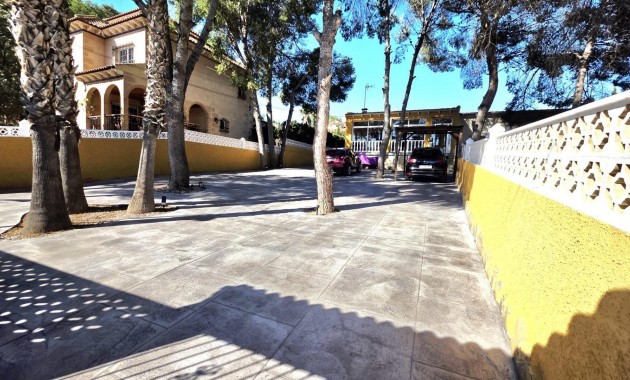 Venta - Villa -
Torrevieja - La siesta