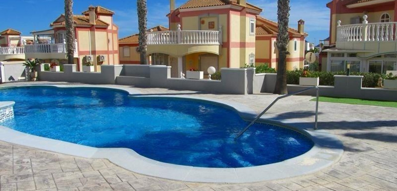 Venta - Villa -
Torrevieja - Aguas Nuevas