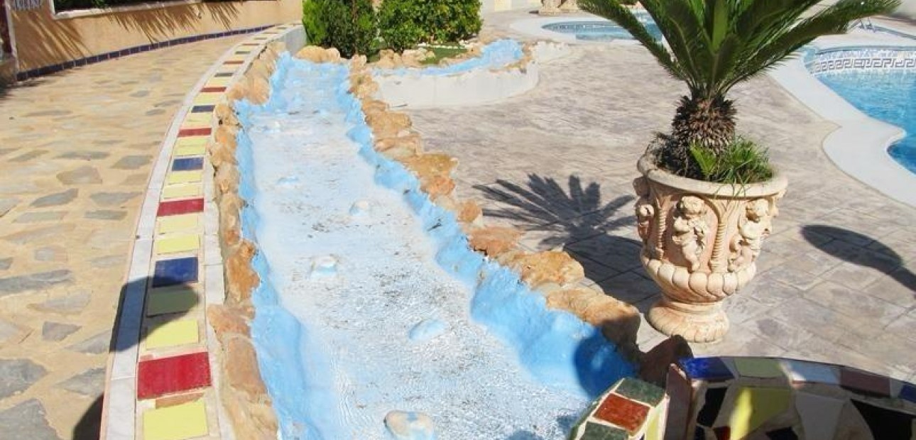 Venta - Villa -
Torrevieja - Aguas Nuevas