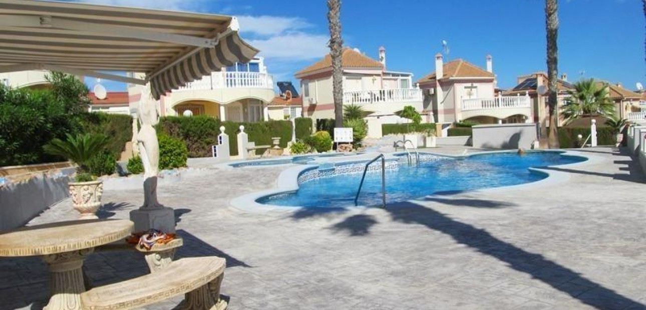 Venta - Villa -
Torrevieja - Aguas Nuevas