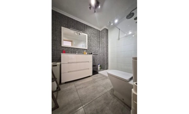 Venta - Apartamento / piso -
Torrevieja - El limonar