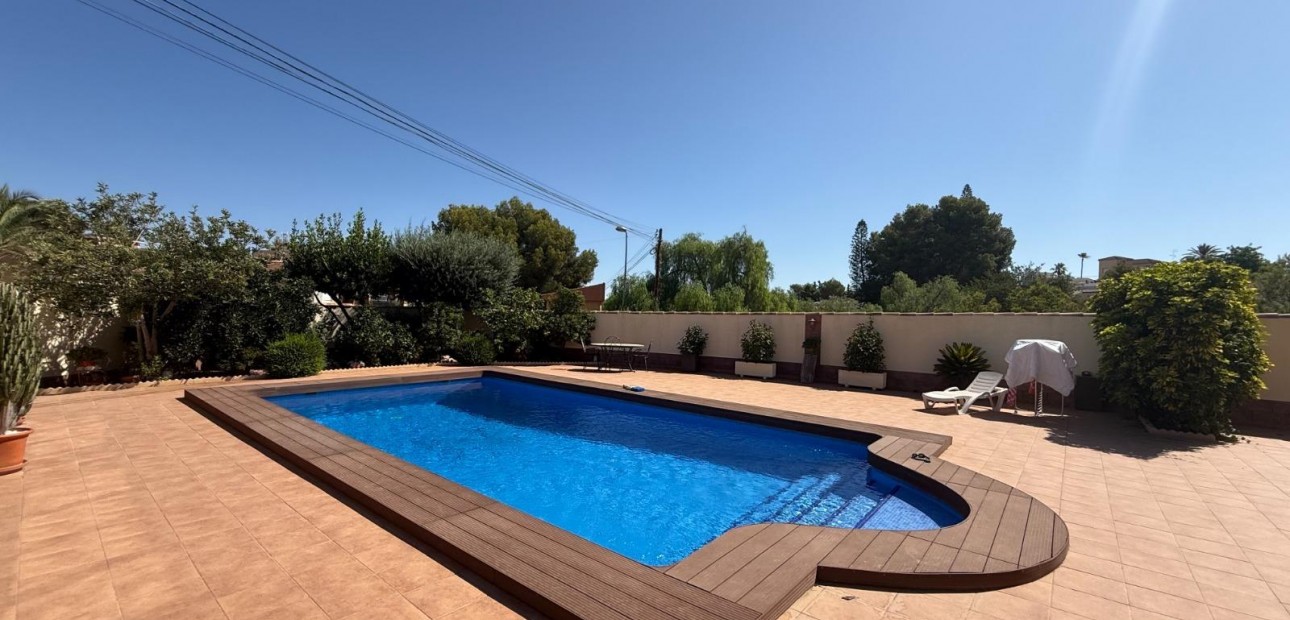 Venta - Villa -
Torrevieja - Los Balcones - Los Altos del Edén