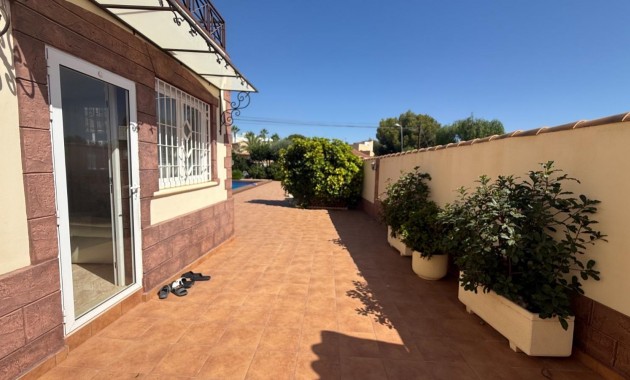 Venta - Villa -
Torrevieja - Los Balcones - Los Altos del Edén