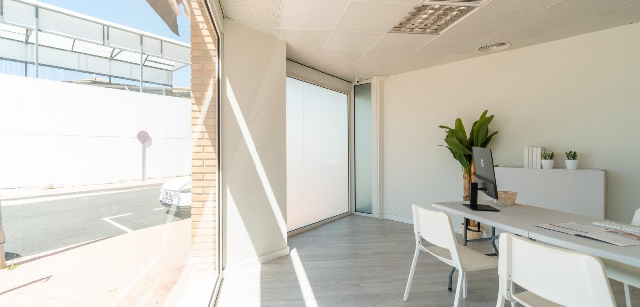 Long time Rental - Commercial Unit -
Orihuela Costa - Playa Flamenca