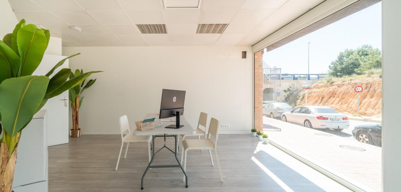 Long time Rental - Commercial Unit -
Orihuela Costa - Playa Flamenca