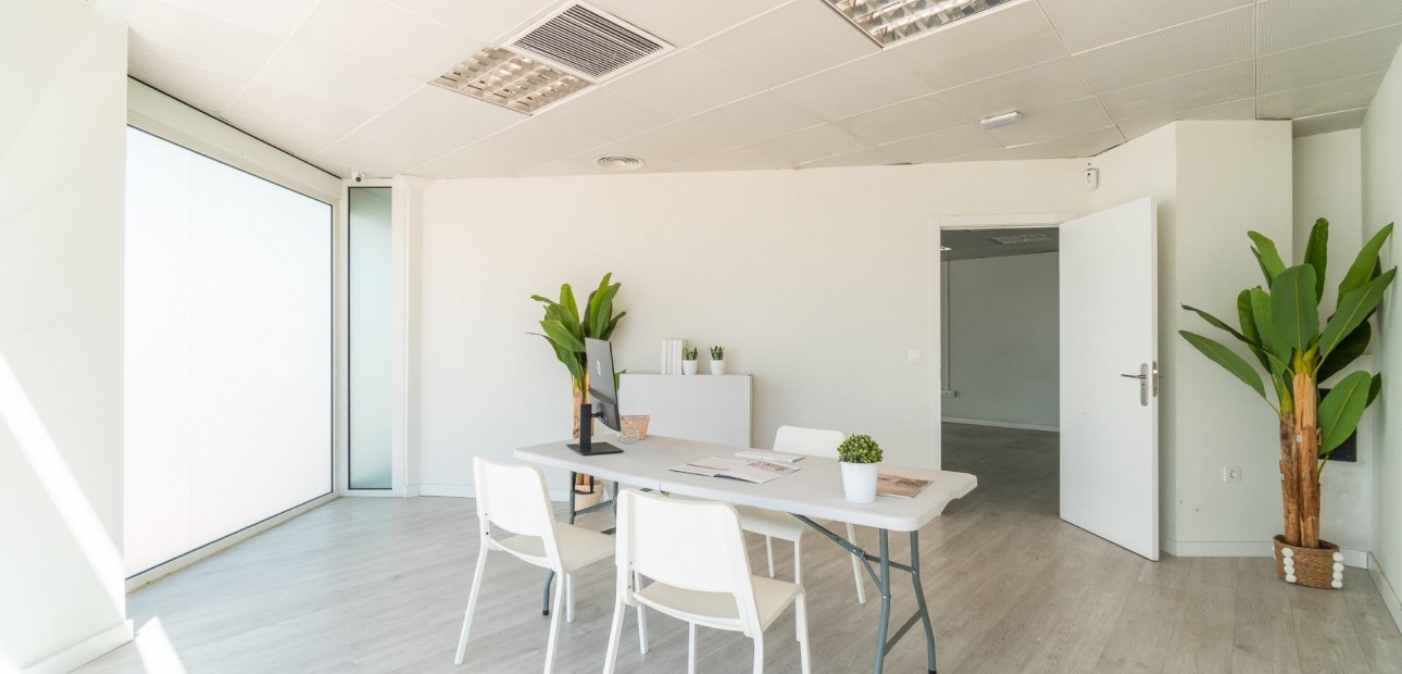 Long time Rental - Commercial Unit -
Orihuela Costa - Playa Flamenca