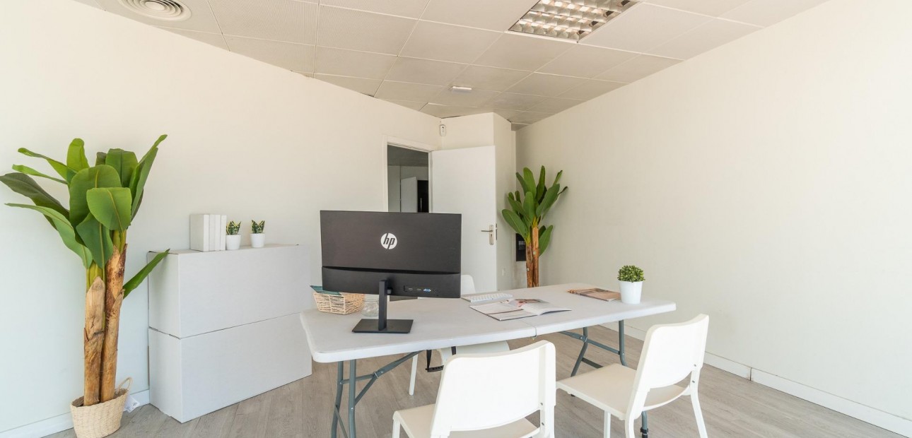 Long time Rental - Commercial Unit -
Orihuela Costa - Playa Flamenca