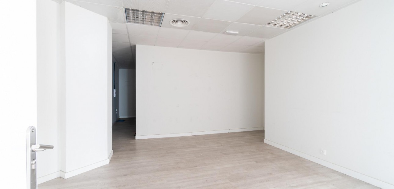 Long time Rental - Commercial Unit -
Orihuela Costa - Playa Flamenca