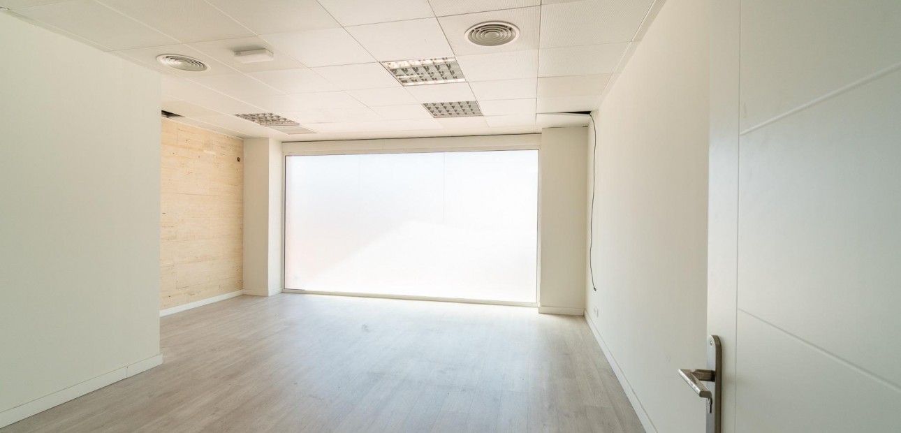 Long time Rental - Commercial Unit -
Orihuela Costa - Playa Flamenca