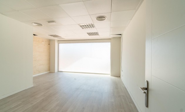 Long time Rental - Commercial Unit -
Orihuela Costa - Playa Flamenca