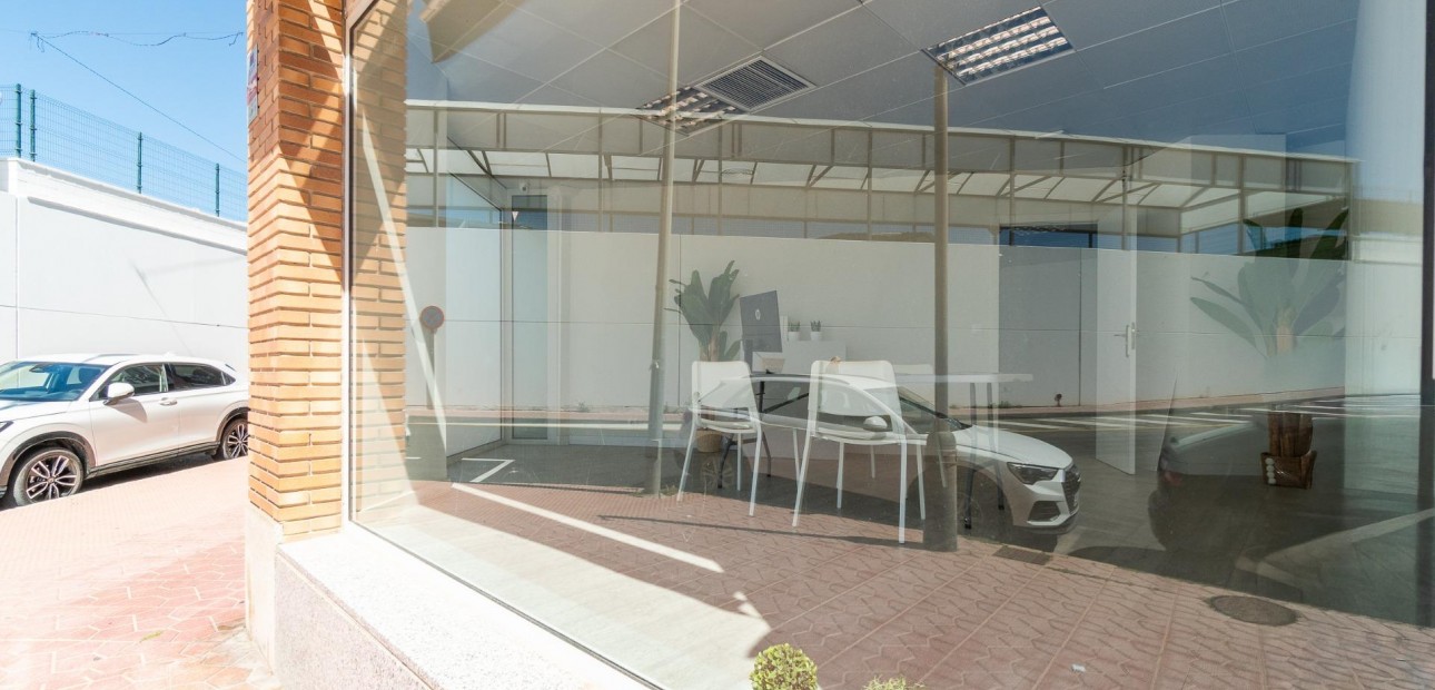 Long time Rental - Commercial Unit -
Orihuela Costa - Playa Flamenca