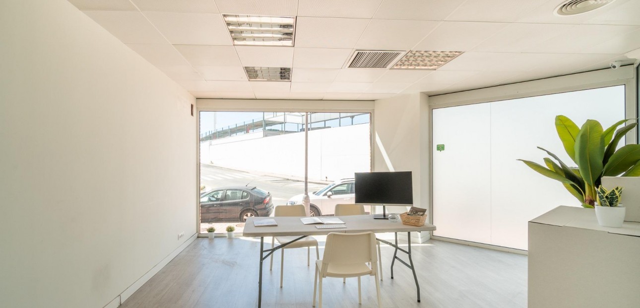 Long time Rental - Commercial Unit -
Orihuela Costa - Playa Flamenca