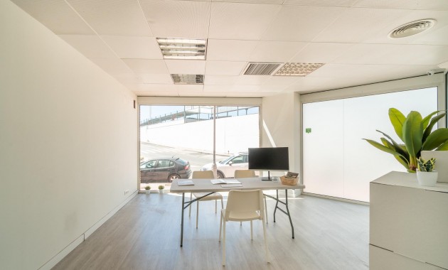 Long time Rental - Commercial Unit -
Orihuela Costa - Playa Flamenca