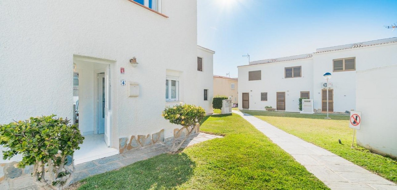 Venta - Terraced house -
Orihuela Costa - Playa Flamenca