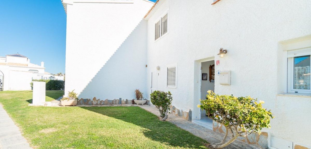 Venta - Terraced house -
Orihuela Costa - Playa Flamenca
