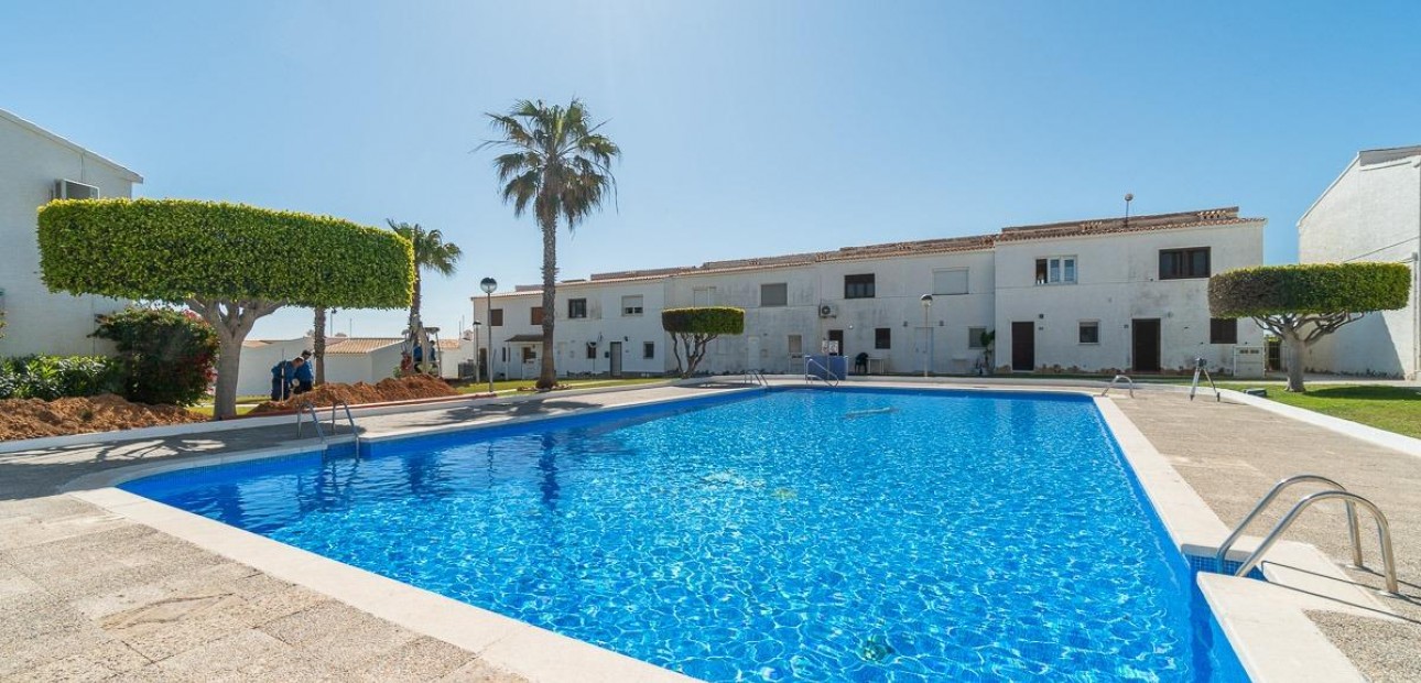 Venta - Terraced house -
Orihuela Costa - Playa Flamenca