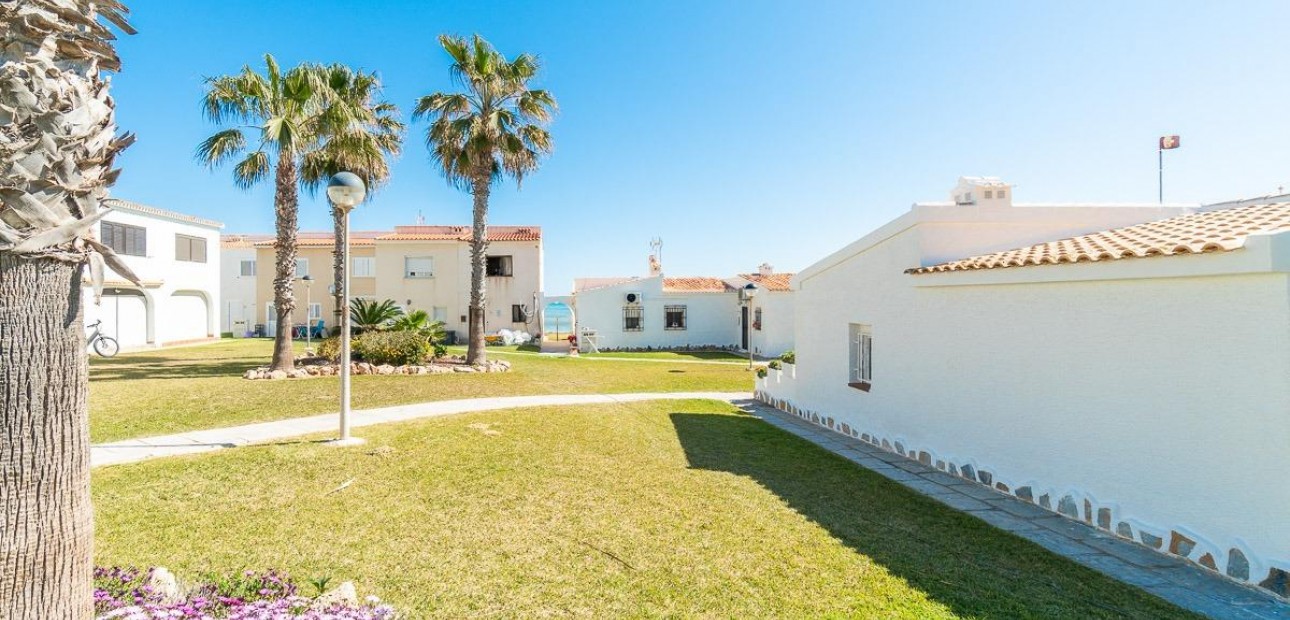 Venta - Terraced house -
Orihuela Costa - Playa Flamenca