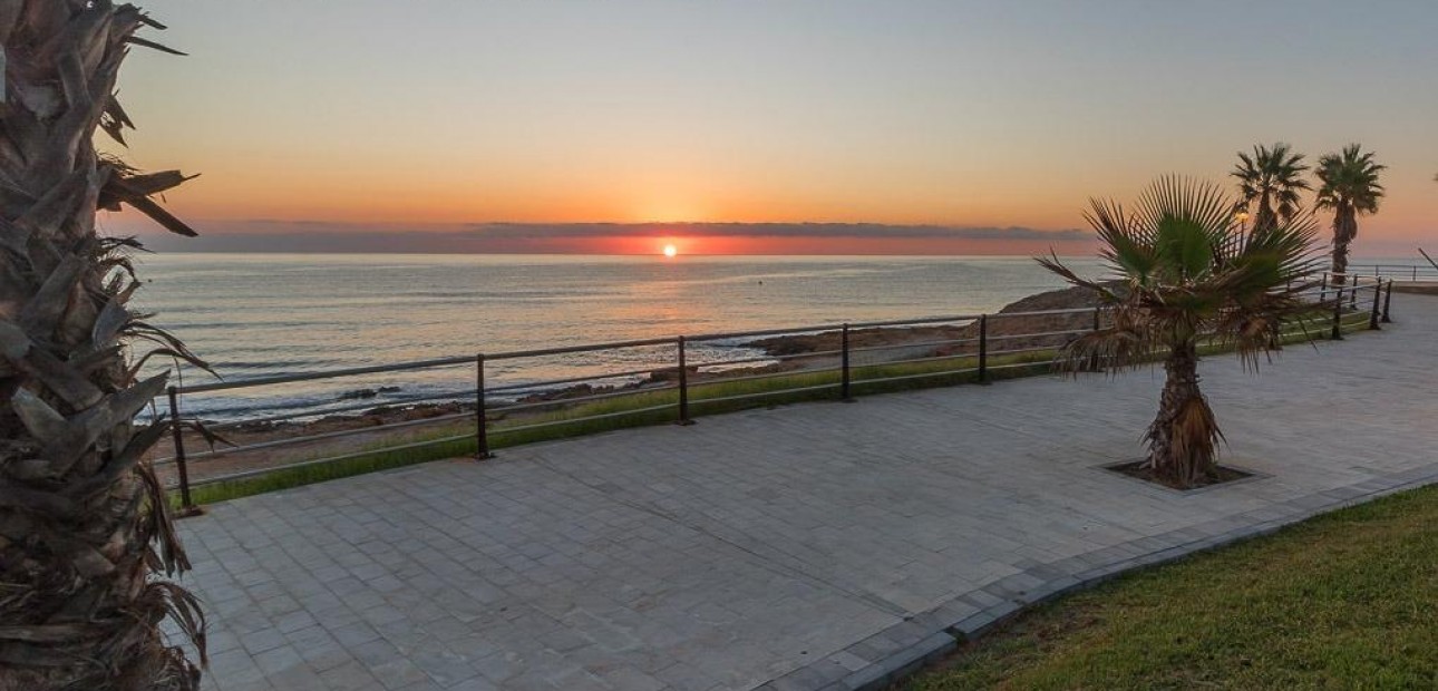 Venta - Terraced house -
Orihuela Costa - Playa Flamenca