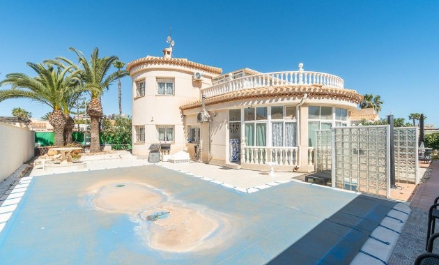 Venta - Villa -
Orihuela Costa - La Zenia