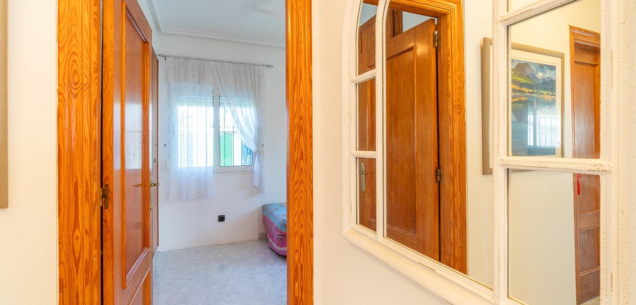 Venta - Villa -
Orihuela Costa - La Zenia