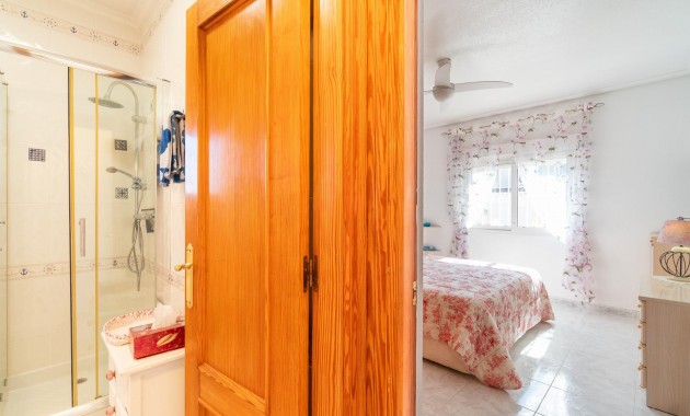 Venta - Villa -
Orihuela Costa - La Zenia