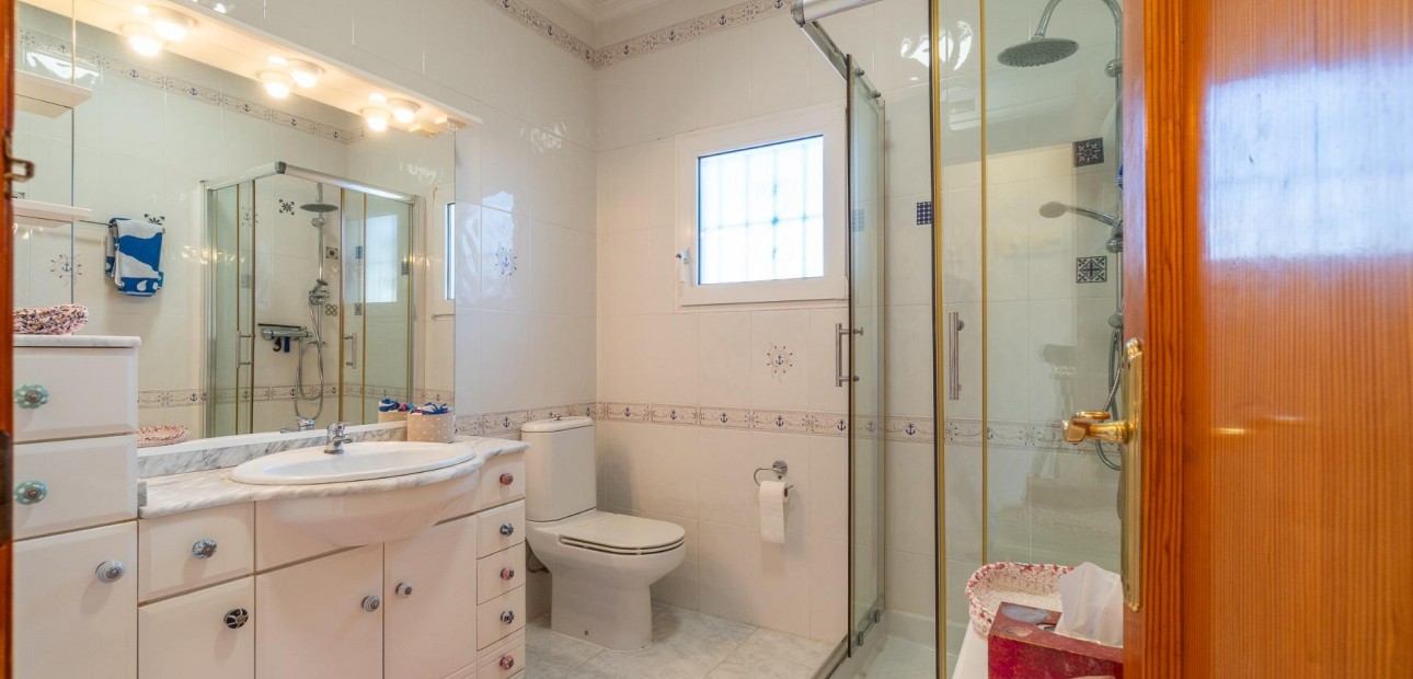 Venta - Villa -
Orihuela Costa - La Zenia