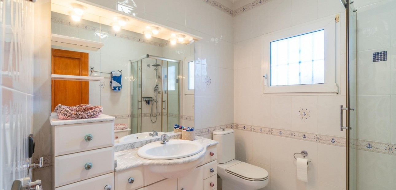 Venta - Villa -
Orihuela Costa - La Zenia