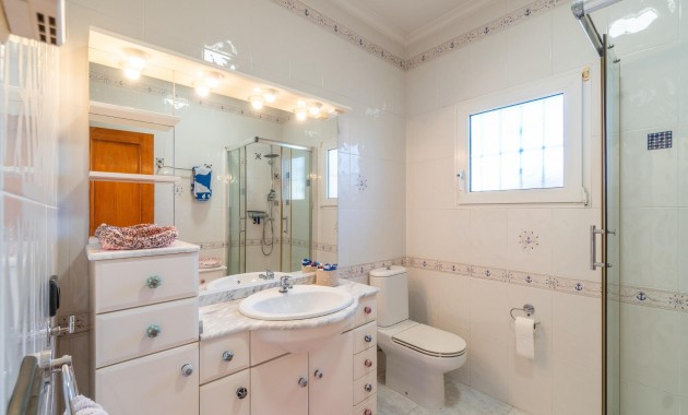 Venta - Villa -
Orihuela Costa - La Zenia