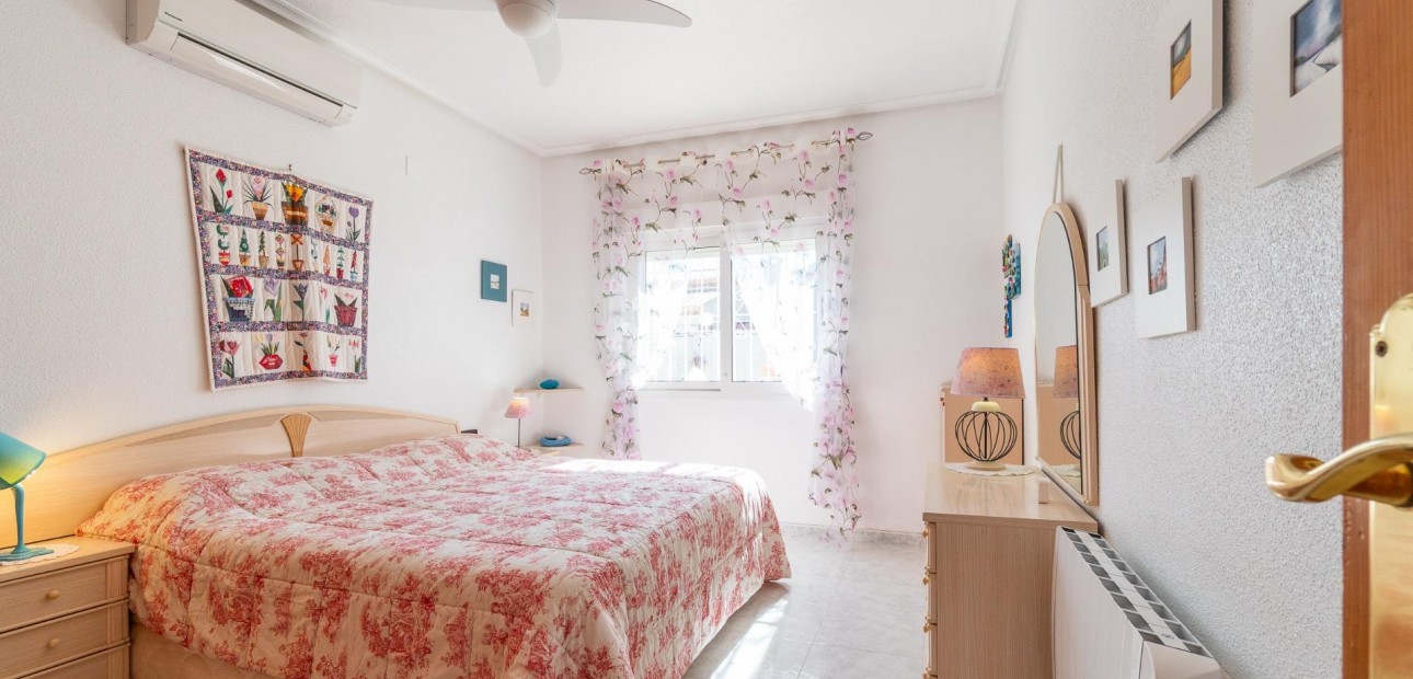 Venta - Villa -
Orihuela Costa - La Zenia