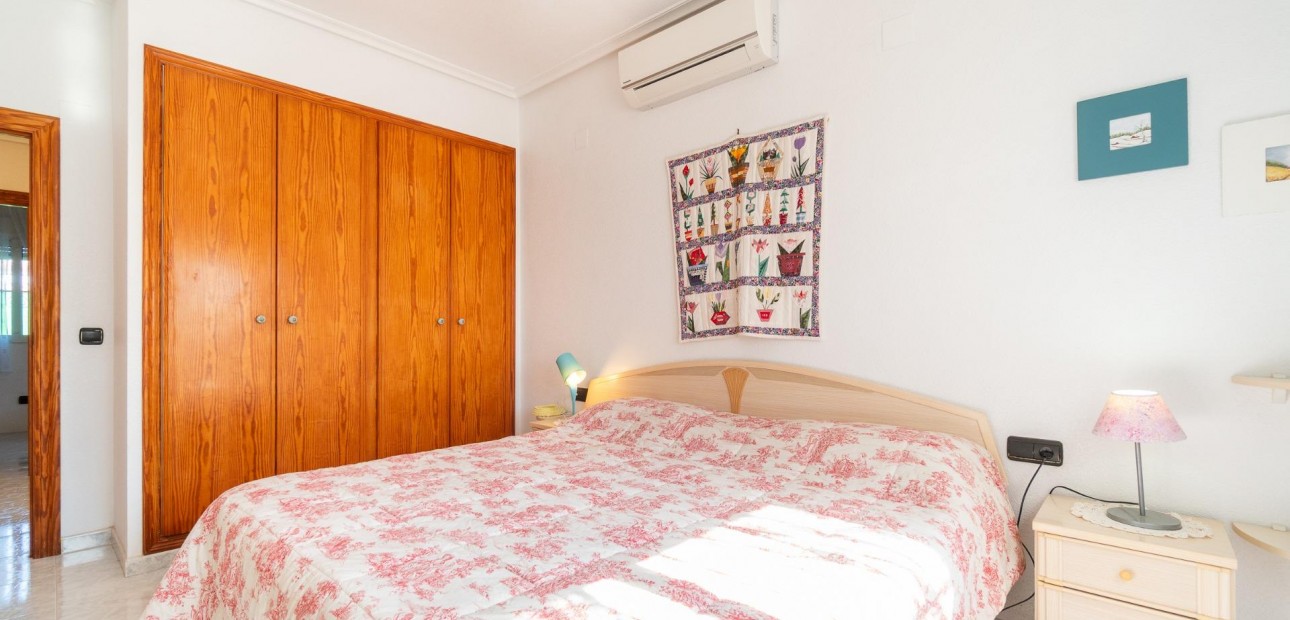 Venta - Villa -
Orihuela Costa - La Zenia