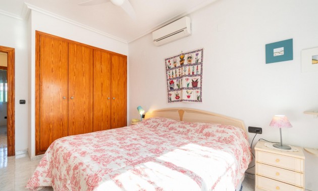 Venta - Villa -
Orihuela Costa - La Zenia