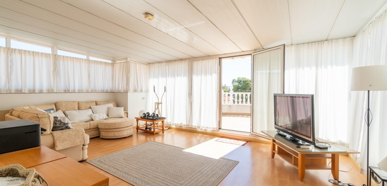 Venta - Villa -
Orihuela Costa - La Zenia