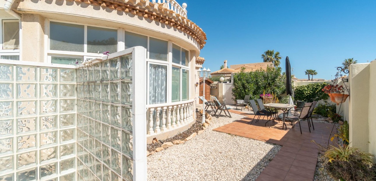 Venta - Villa -
Orihuela Costa - La Zenia