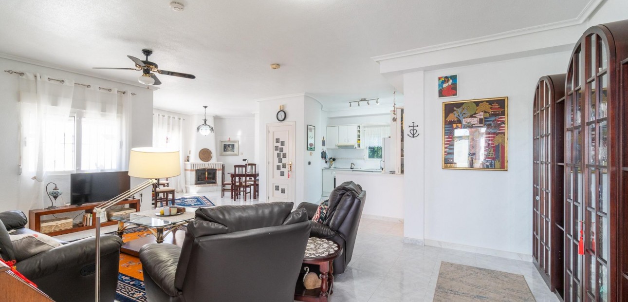 Venta - Villa -
Orihuela Costa - La Zenia