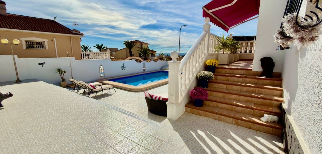 Herverkoop - Villa -
Ciudad Quesada