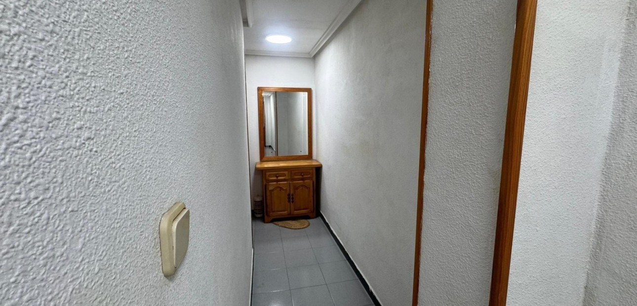 Herverkoop - Appartement / flat -
Torrevieja - Centro