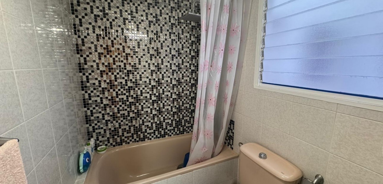 Herverkoop - Appartement / flat -
Torrevieja - Centro