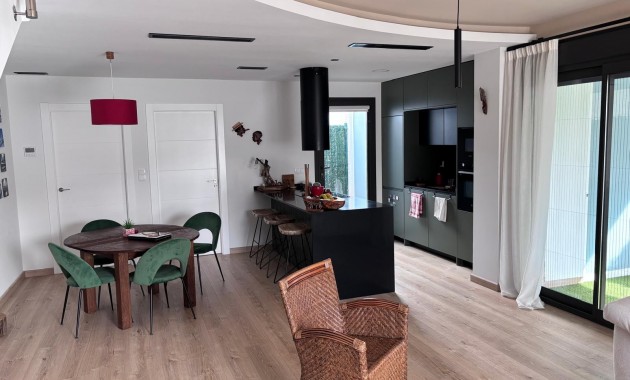 Herverkoop - Semi Detached Villa -
Los Montesinos - La Herada