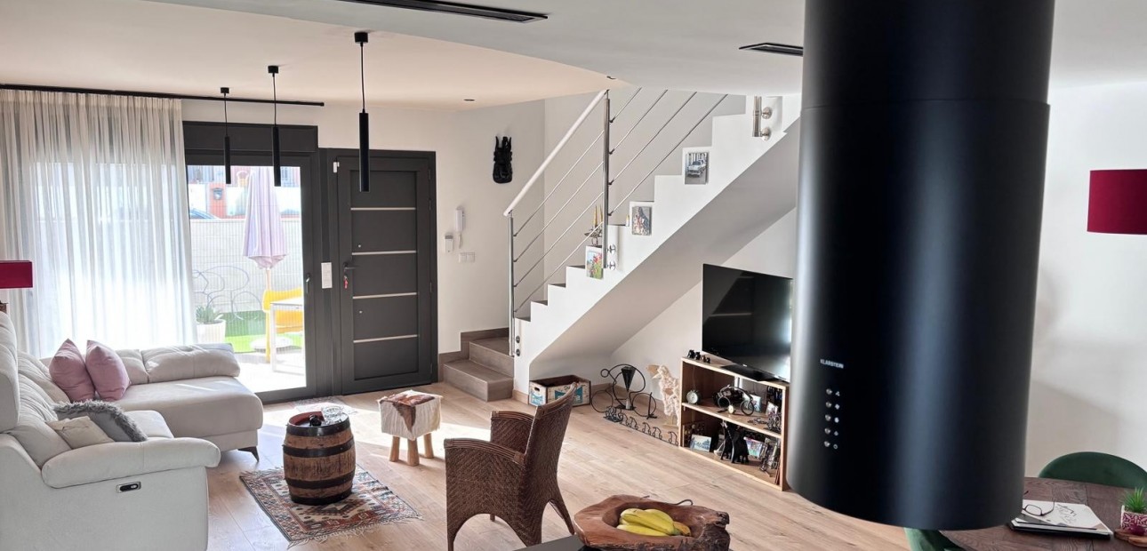 Herverkoop - Semi Detached Villa -
Los Montesinos - La Herada