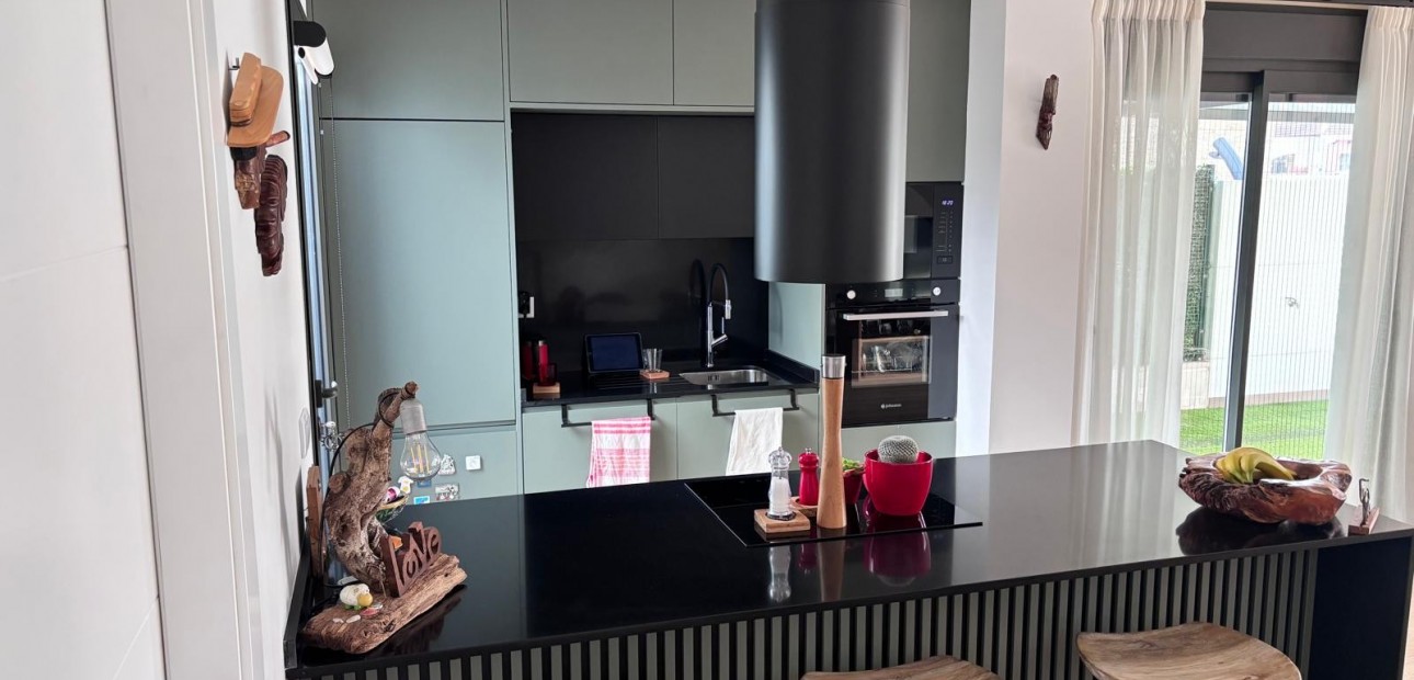 Herverkoop - Semi Detached Villa -
Los Montesinos - La Herada