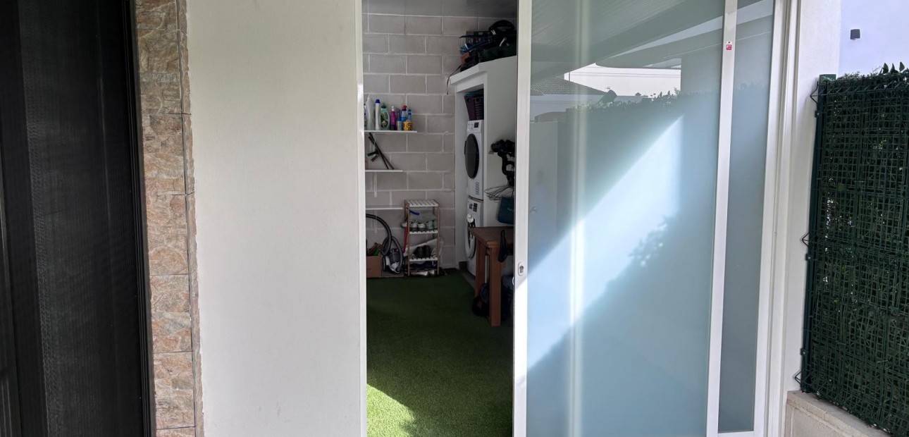 Herverkoop - Semi Detached Villa -
Los Montesinos - La Herada