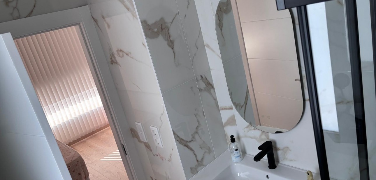 Herverkoop - Semi Detached Villa -
Los Montesinos - La Herada