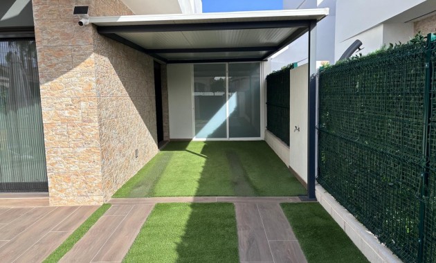 Herverkoop - Semi Detached Villa -
Los Montesinos - La Herada