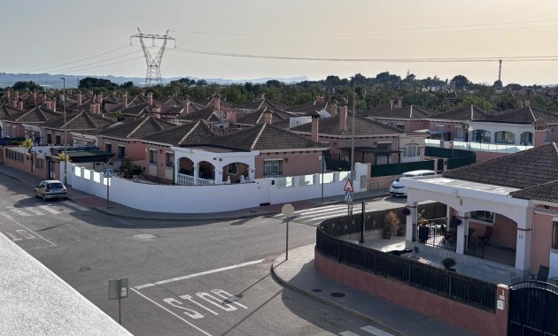 Herverkoop - Semi Detached Villa -
Los Montesinos - La Herada