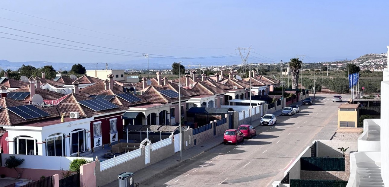 Herverkoop - Semi Detached Villa -
Los Montesinos - La Herada